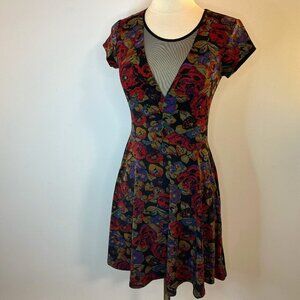 Kimchi Blue Junior's Floral Mesh V-Neck Mini Dress - Size Small